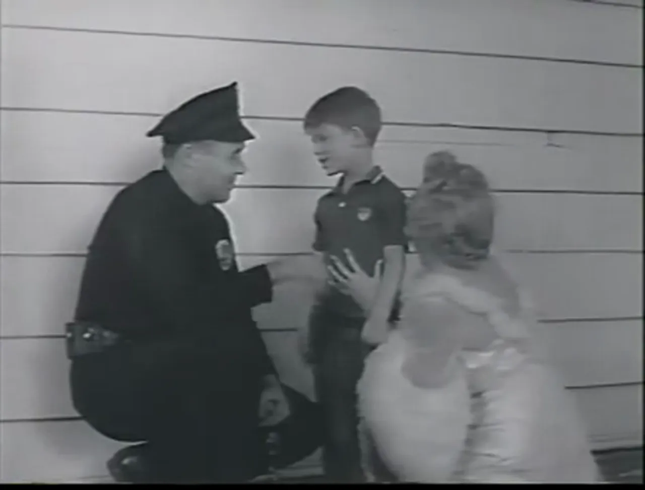 Bobby’s improvisation—pretending to be dead—changes the course of this film noir movie.