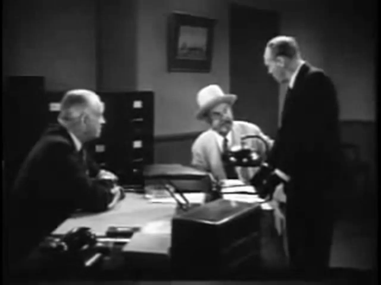 Prison cards and the chain of custody become central motifs; the film noir movie foregrounds institutional vulnerability.
