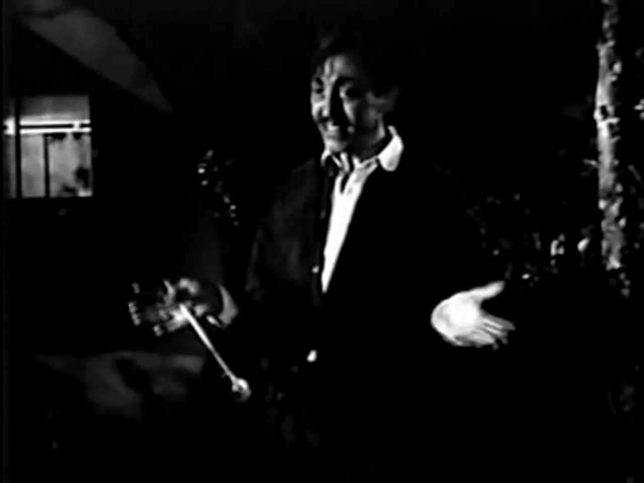 Alec talks about music and millionaires—domestic philosophy in the film noir movie