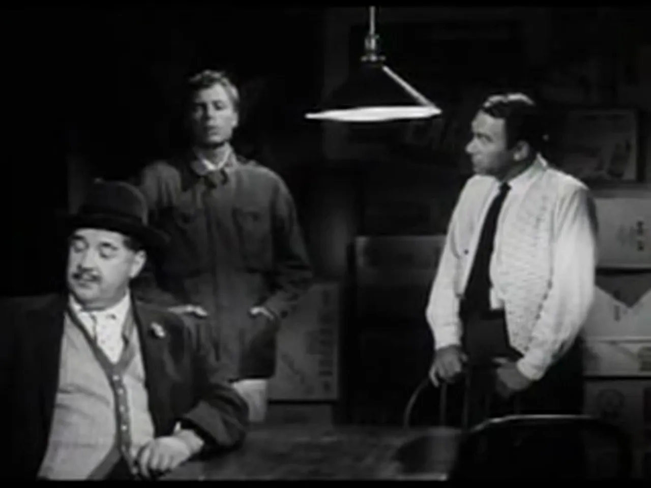 Marv, Harry and Sam in the bar as they finalize the heist